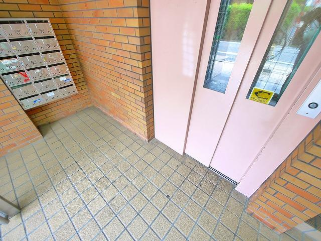 東川ビルのエントランス|エントランスです