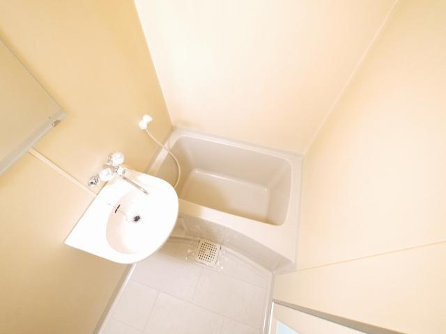 岩村ハイツの浴室|きれいなお風呂です