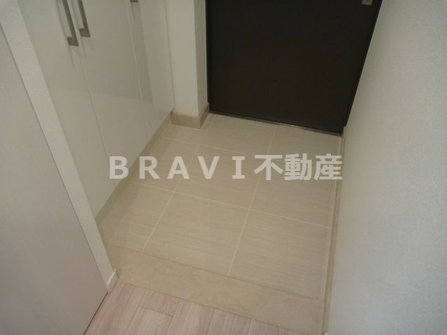 パークアクシス本町　BRAVI不動産の玄関|【パークアクシス本町】落ち着いた玄関です