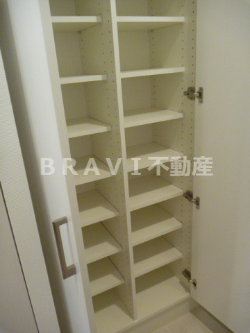 パークアクシス本町　BRAVI不動産の収納|【パークアクシス本町】便利な収納スペースです