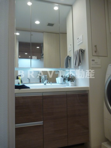 パークアクシス本町　BRAVI不動産の独立洗面台|【パークアクシス本町】独立洗面台で身支度をすべて済ませてしまいましょう