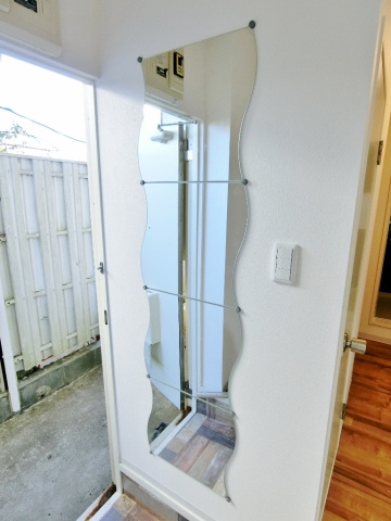 グローバルハイツの玄関