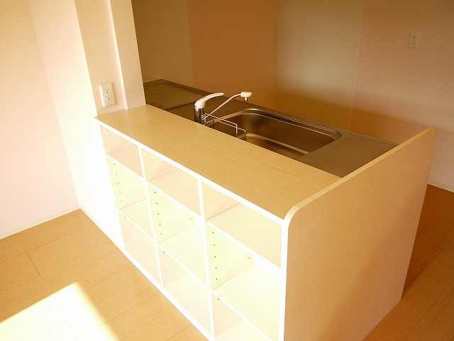 メゾンｅコート　Ａ棟の居間・リビング|ゆったり過ごせるリビングです