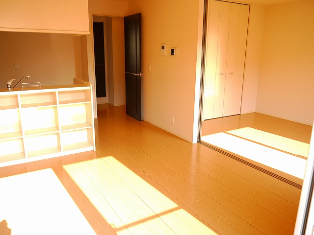 メゾンｅコート　Ａ棟の居間・リビング|使いやすいリビングです