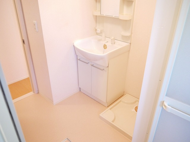 メゾンｅコート　Ａ棟のトイレ|落ち着いた色調のトイレです