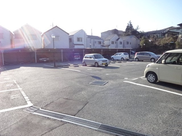プログレスの駐車場
