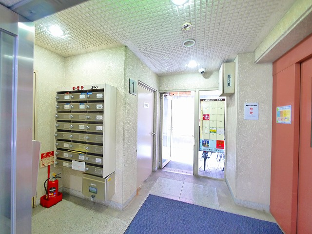 まあぁろ～ビルのエントランス