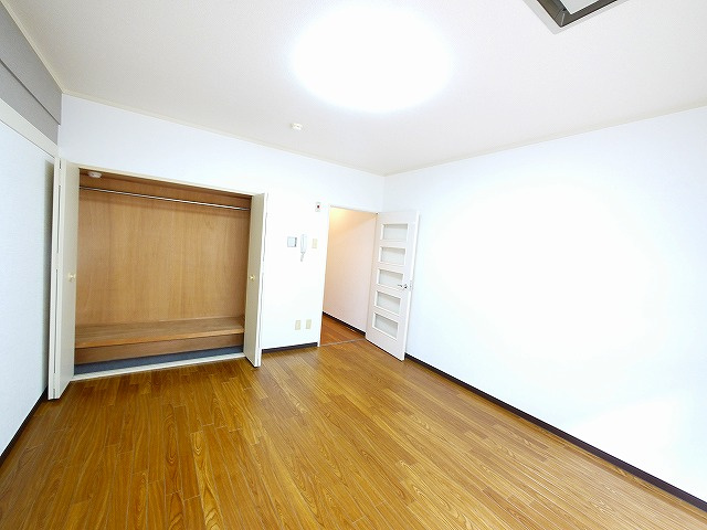 まあぁろ～ビルの洋室