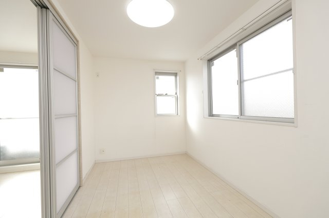 リブリ・YAMATOの洋室