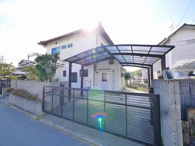 五島邸の駐車場