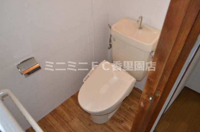 出口４丁目貸家のトイレ|ウォシュレット設置済