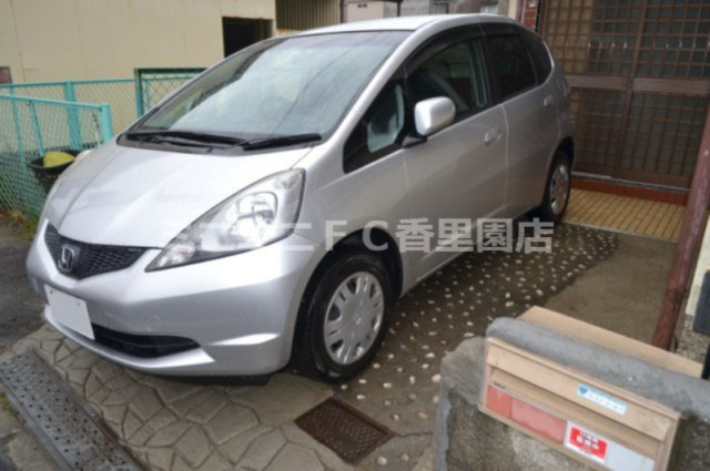 出口４丁目貸家の駐車場|敷地内駐車場