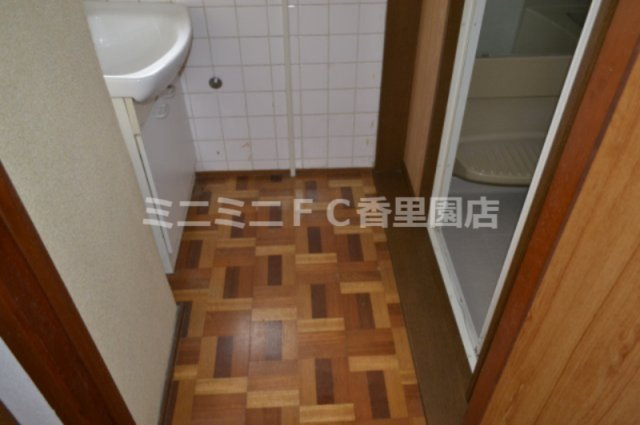 出口４丁目貸家の洗面所|洗面脱衣場