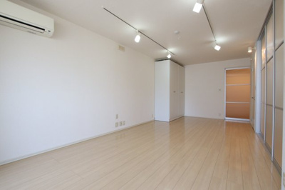 【洋室】 | クリプトメリア