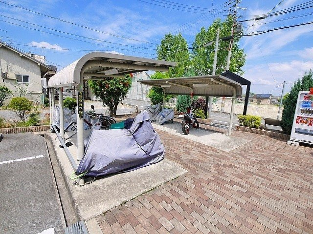 トウケンコーポ桜井南のその他共用部分|駐輪場があります。