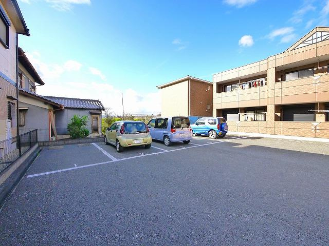 グレイス・ヴィラ（合場町）の駐車場|カースペースがあります