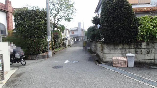 箕面市桜ケ丘２丁目　新築一戸建の周辺|北側道路は、通り抜けができません