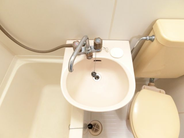 エステートピア汐之宮の洗面所