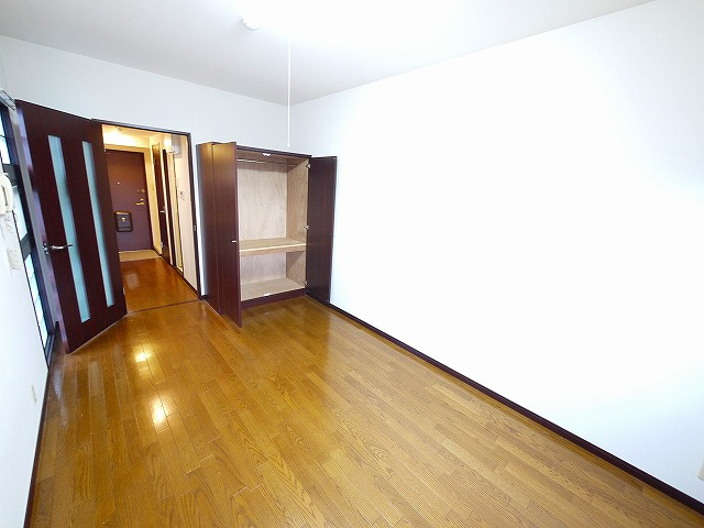 万葉Ⅰ（マンション万葉Ⅰ）の洋室|広々とした洋室です