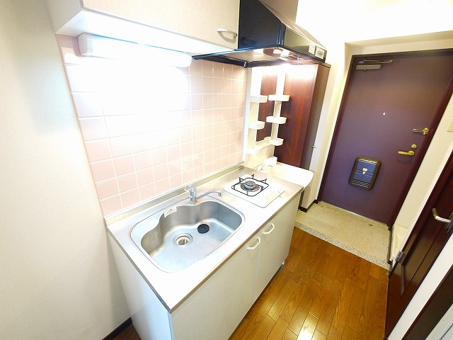 万葉Ⅰ（マンション万葉Ⅰ）のキッチン|きれいなキッチンです