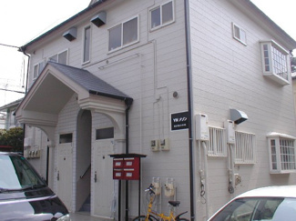 【エントランス】 | 全室角部屋です