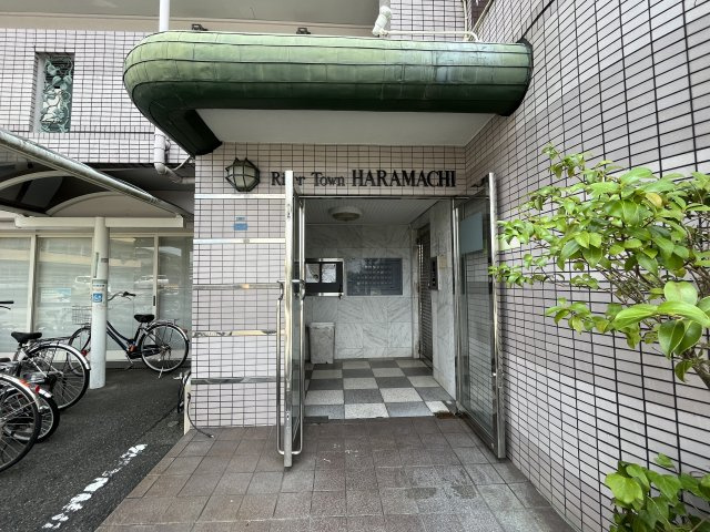 リバータウン原町のエントランス