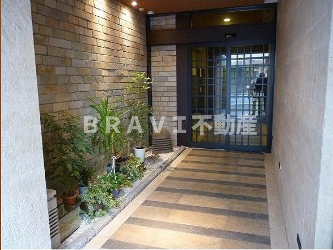 ジューム南船場　BRAVI不動産のロビー|【ジューム南船場】