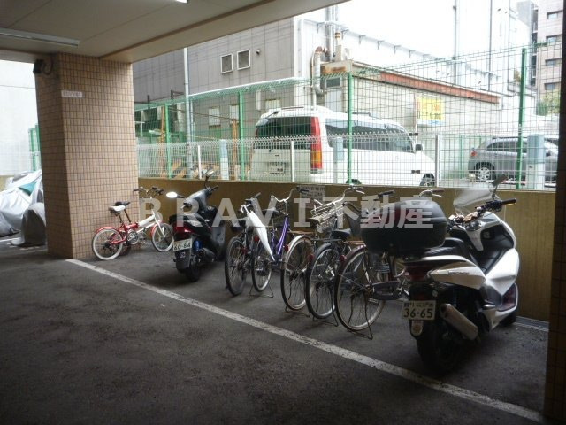 メゾン・デ・ノムラ東心斎橋　BRAVI不動産のその他共用部分|【メゾン・デ・ノムラ東心斎橋】バイク置場