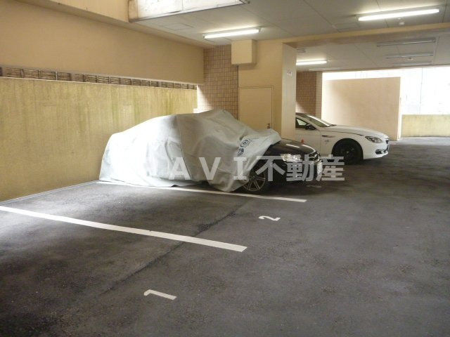 メゾン・デ・ノムラ東心斎橋　BRAVI不動産の駐車場|【メゾン・デ・ノムラ東心斎橋】駐車場があります