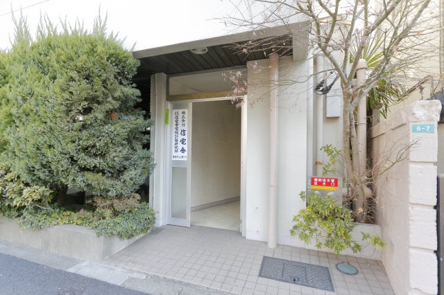 メゾン小岩のエントランス