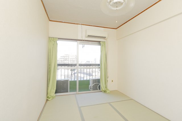 メゾン小岩の和室