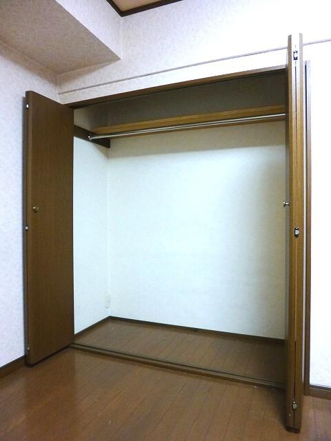 デュオ２４三筋の設備|奥行ある大型のクローゼットです