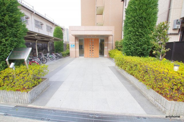 ONEROOFFLATTENJINBASHI(旧:シャルマンフジ天神橋)のエントランス