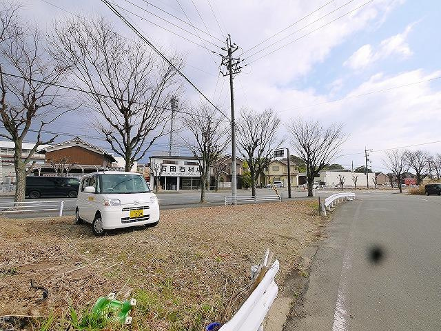 BTビルの駐車場