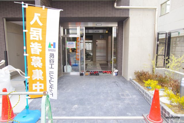 フジマン北梅田　仲介手数料無料のエントランス
