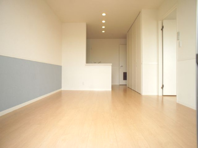 【居間・リビング】 | ドルチェコートＣ | 清潔感のある明るいＬＤＫ！対面キッチンです♪