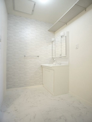 【洗面所】 | ドルチェコートＣ | 洗髪洗面化粧台と追い焚き機能付きです♪