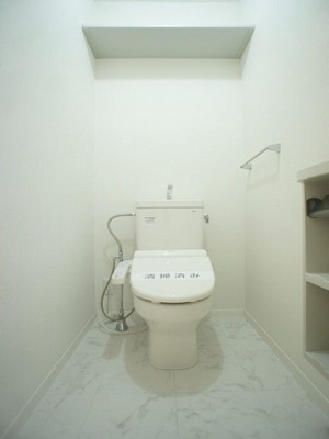 【トイレ】 | ドルチェコートＣ | 温水洗浄暖房便座機能付きです♪