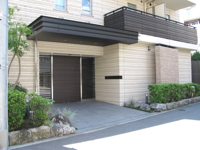 オープンレジデンシア文京本郷のエントランス