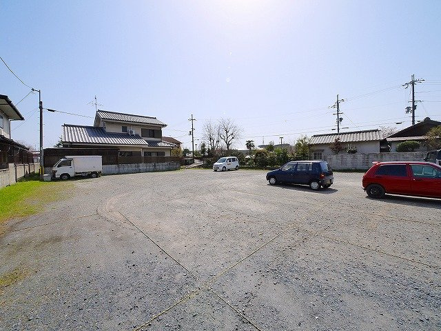 メゾン・ドゥ・クリヨンの駐車場|駐車スペースもあります