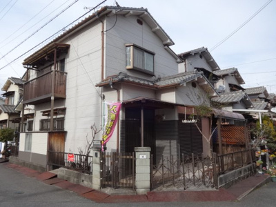 【外観】 | 岸ノ下貸家 | 南西角地で日当良好！