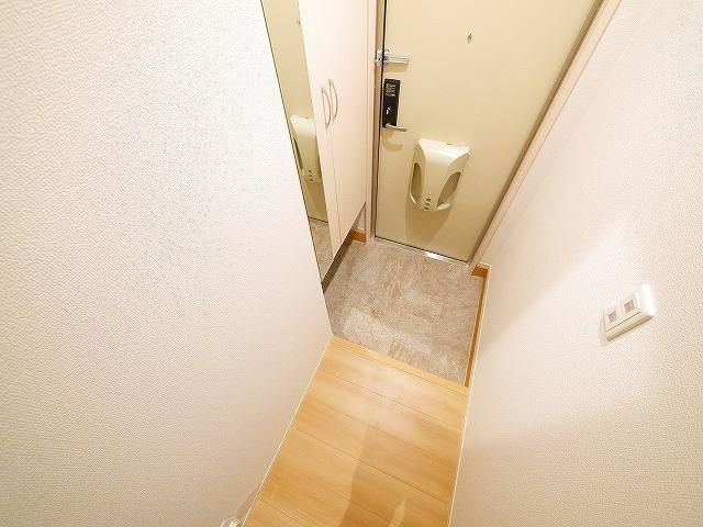 コージーコートB（三笠）の玄関|シンプルで使いやすい玄関です