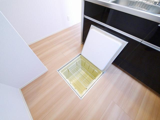 コージーコートB（三笠）の収納|床下収納