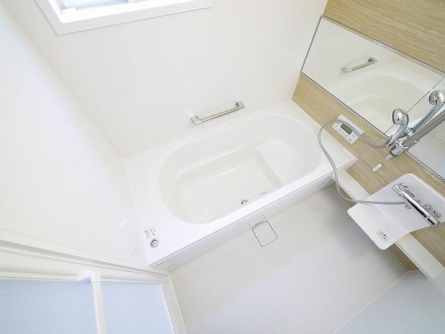 コージーコートB（三笠）の浴室|落ち着いた空間のお風呂です