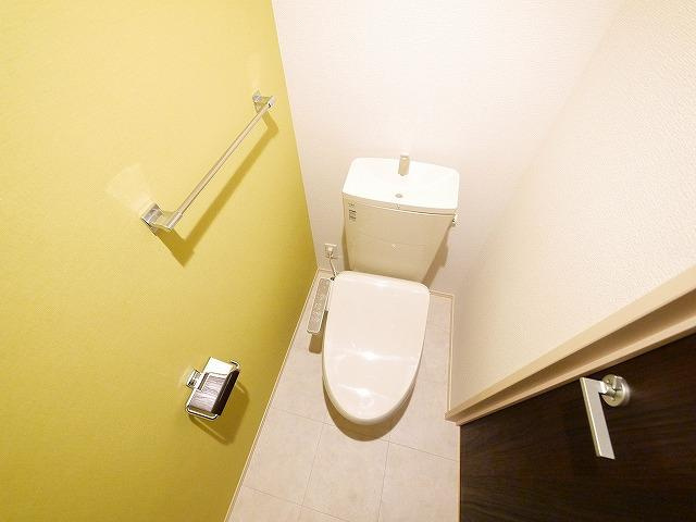 コージーコートB（三笠）のトイレ|落ち着いた色調のトイレです