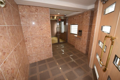 【エントランス】 | クイーンズコート天満