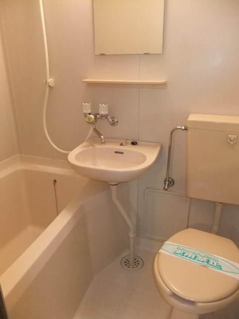 ハウスアオヤマの浴室