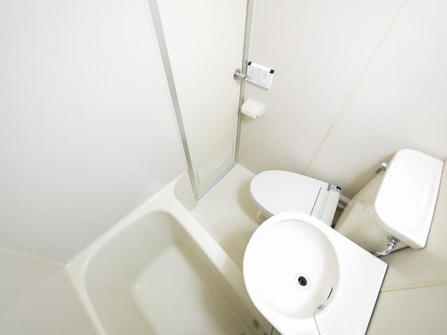 奈良アサカハイツの設備|お掃除もし易いユニットバスタイプ。