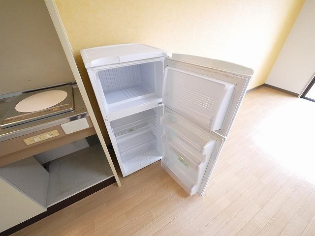 奈良アサカハイツの設備|冷蔵庫付きですよ。