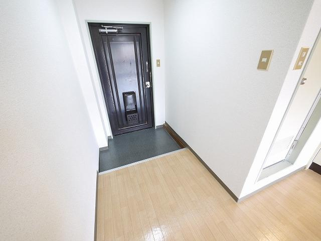 奈良アサカハイツの玄関|きれいな玄関です